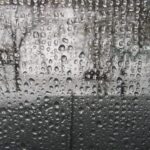 雨より怖いかもしれない“冬型結露”