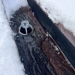 雪どけまで持たないのはこんな屋根