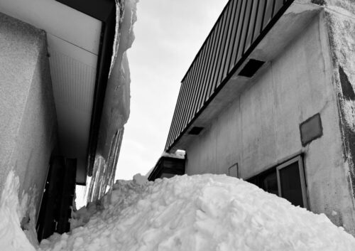 「お互いさま」で済んでいた落雪