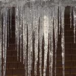 「氷柱は取らない方がいい？」について